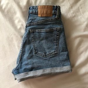 h&m high wasted denim shorts
